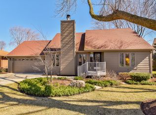 6485 Hanover Ct, Lisle, IL 60532