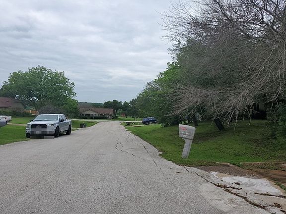 5th image of 101 Oakwood Pl