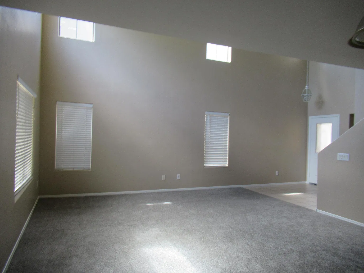 4 bed, 2049 sqft, $1,825 — Photo 3
