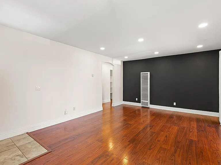 10158 Camino Ruiz #13 — Photo 4