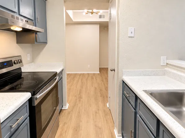 Royal Oak Condominiums, 6602 S Zunis Ave #1710, Tulsa, OK 74136
