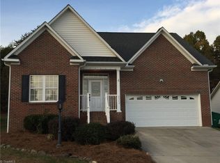 6749 Elm Hill Dr, Clemmons, NC 27012