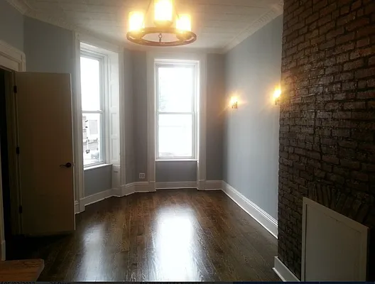 Rented by EXR | media 33