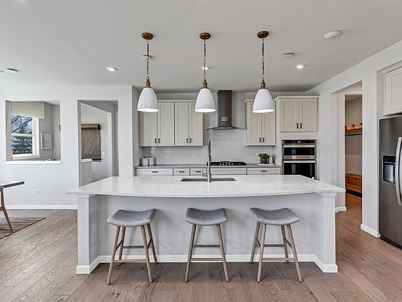Gorgeous Kitchen with Large Island Breakfast Bar