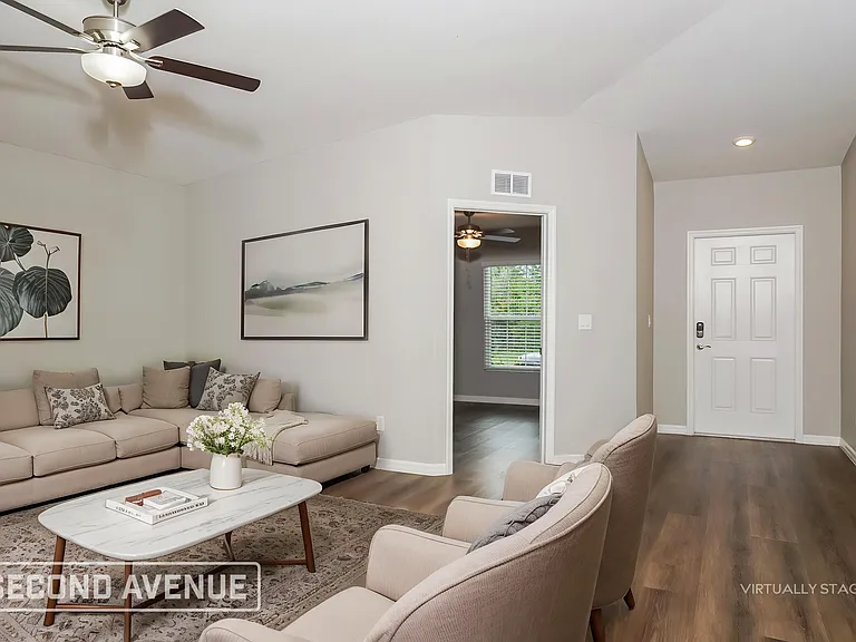 678 Rutland Cir — Photo 2