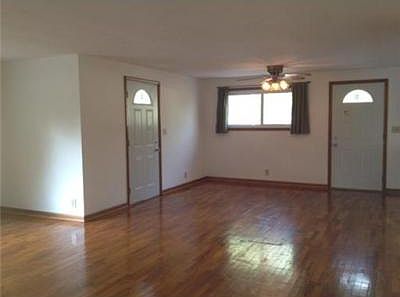 3rd image of 16384 Elmwood Ave