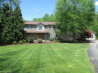 6220 Crown Rd NW, Dover, OH 44622