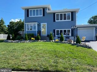 13 Mallory Way, Hamilton, NJ 08610