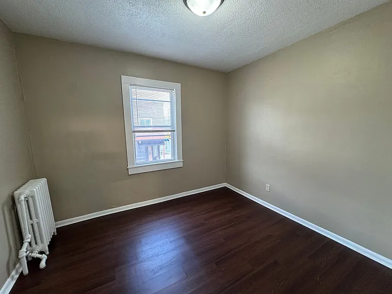 1332 Minnehaha Ave W — Photo 15