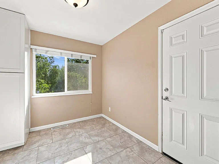 1407 Willshire Dr — Photo 5