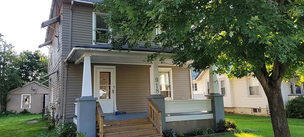 918 Laurel St photo 1