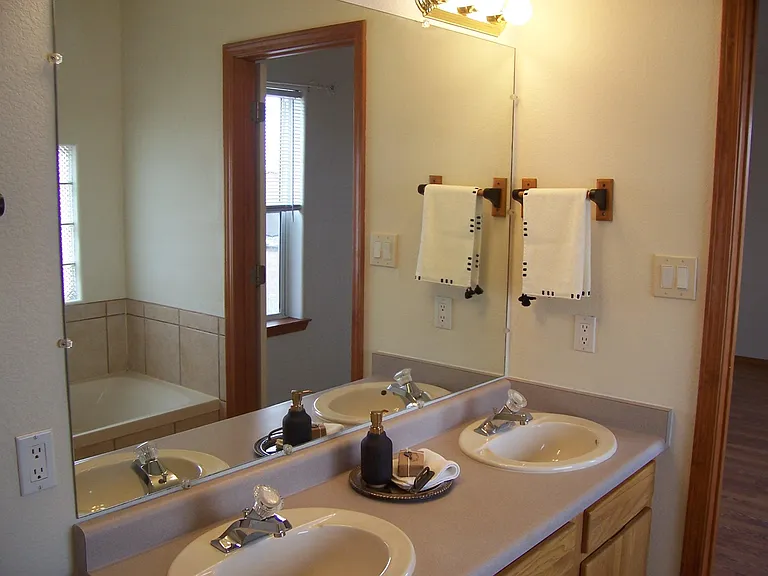 109 Link Ave W — Photo 11