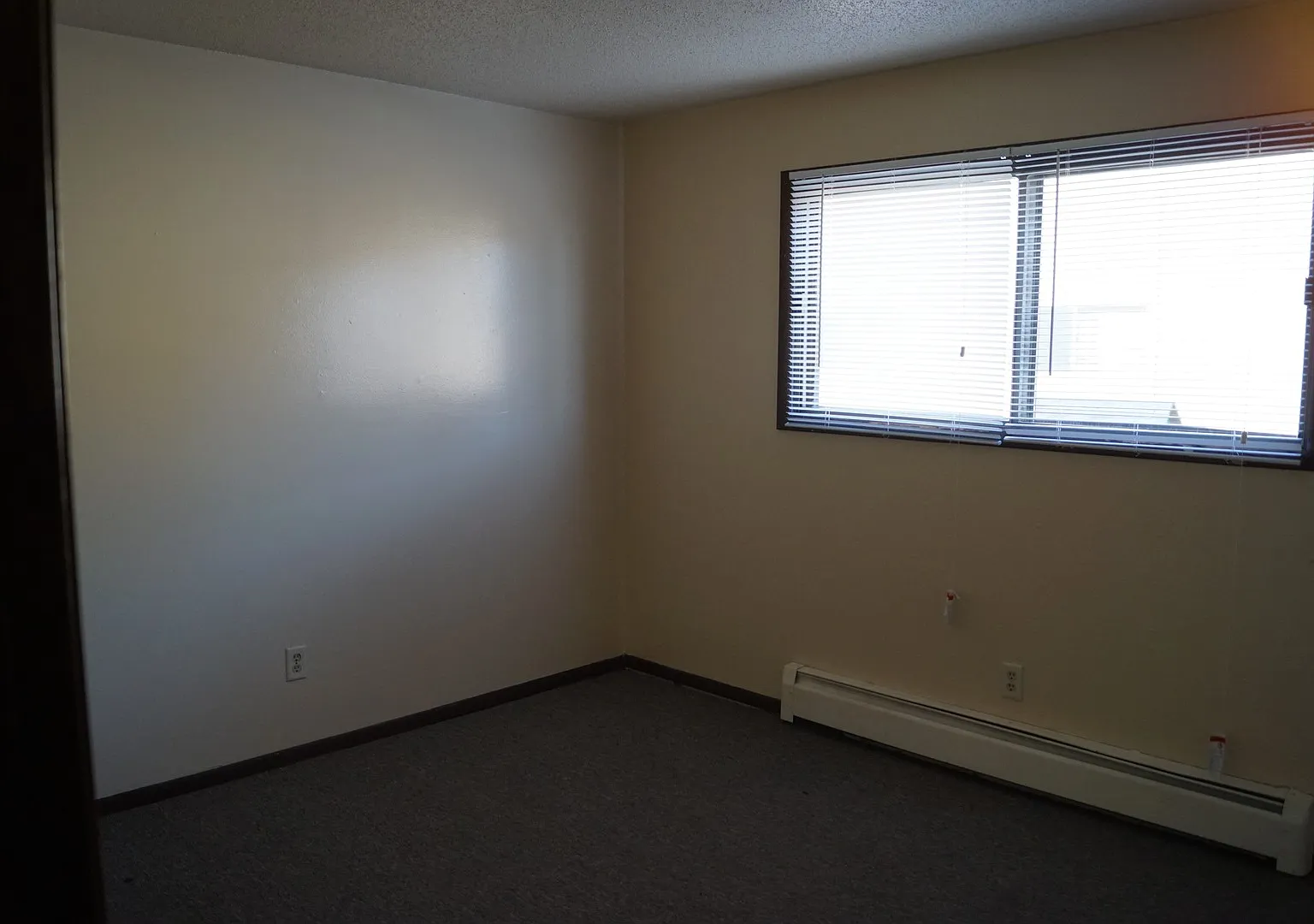 Arnold's Park Apartments — Photo 2