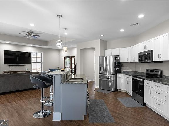 5th image of 2117 Treehaven Ct