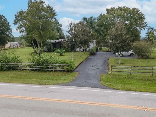8055 E Dewey Robbins Rd, Howey In The Hills, FL 34737