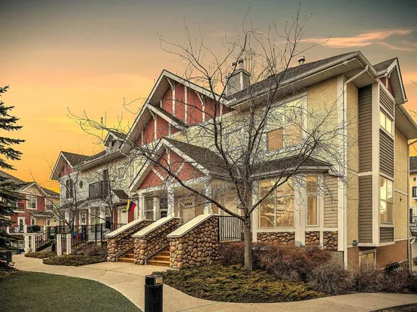 87 W Springs Close SW, Calgary, AB T3H 5G7