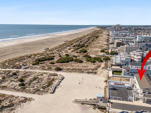 4th image of 422 Farragut Rd #201