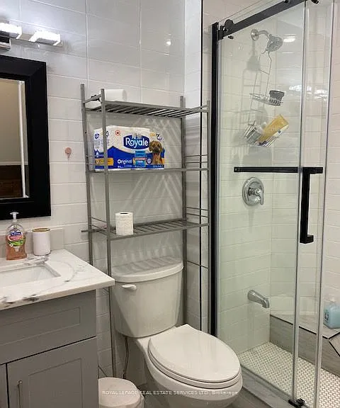 206 Carlton St #203 — Photo 4