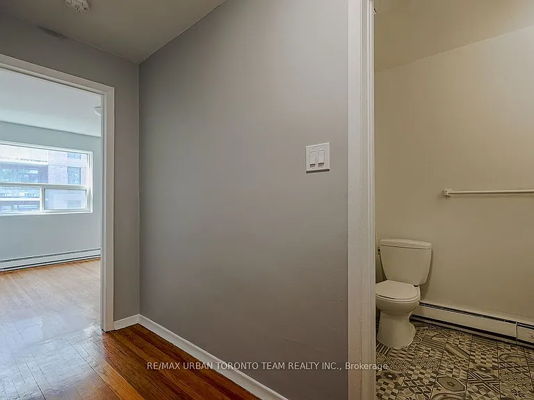 1346 Queen St E #1 — Photo 16