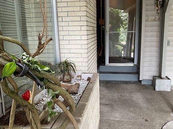 The Covered Entry Way keeps you dry on those wet Seattle days!
