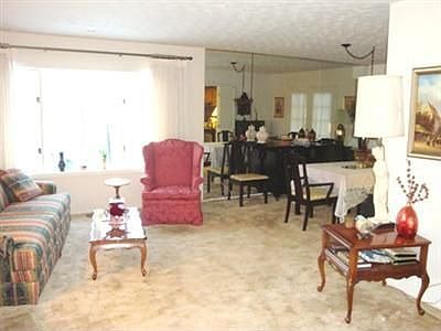 3rd image of 1808 Southlawn Dr