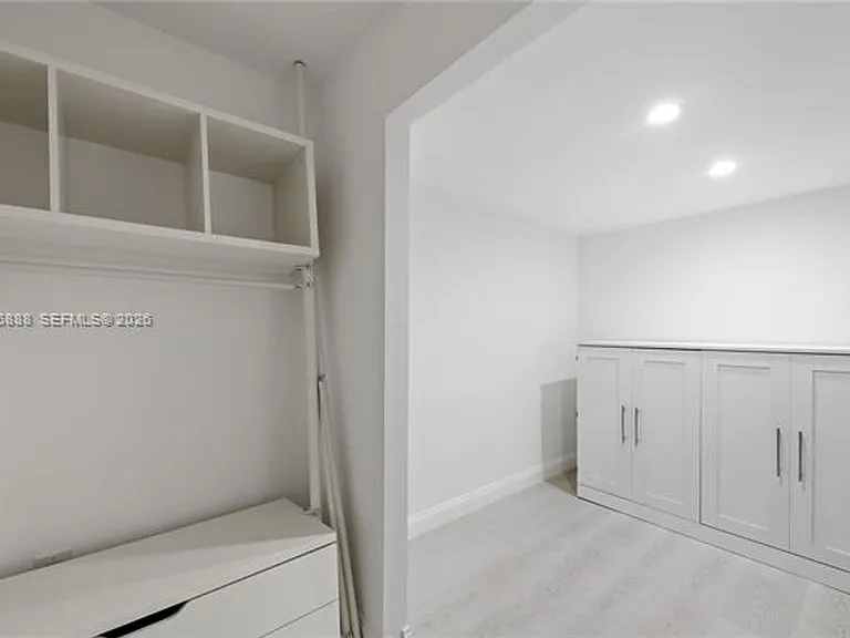 1621 Collins Avenue Cu #908 — Photo 19