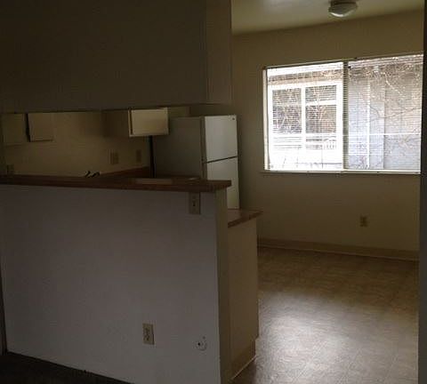 2nd image of 1721 W St APT 04