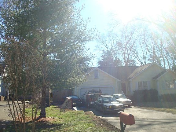 3rd image of 311 Stonegate Dr
