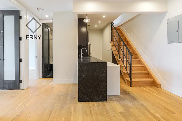 Rented by ERNY LLC | media 25