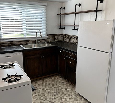 5th image of 484 River Loop 1