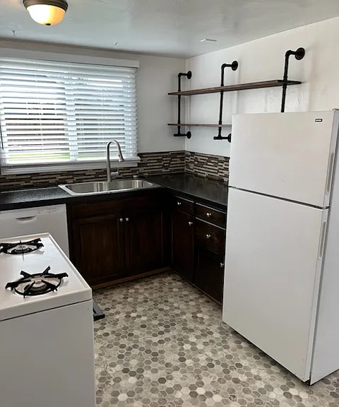 484 River Loop 1 — Photo 5