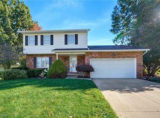 3317 Cherrywood Dr, Barberton, OH 44203