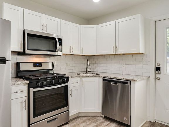 3rd image of 5054 W University Blvd APT A