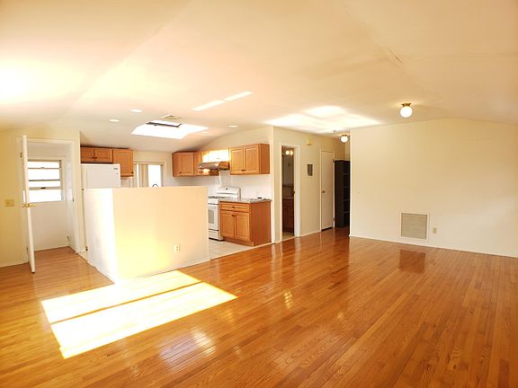 3rd image of 15741 22nd Ave Floor 2