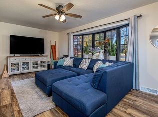 3805 Forest Rd, Davenport, IA 52807