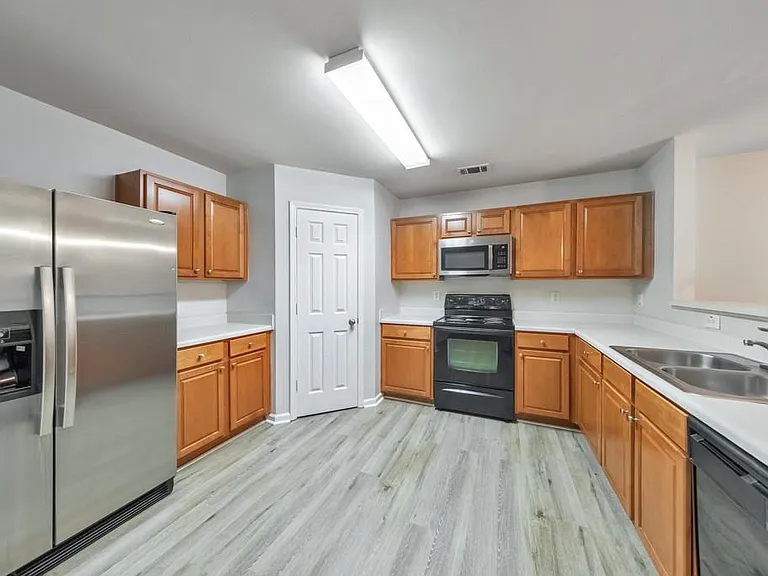 2830 Mayfair Dr — Photo 11