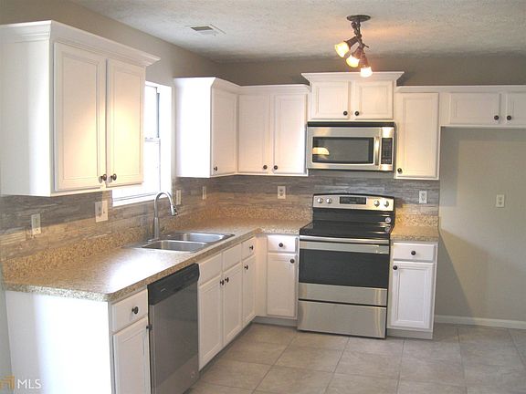 3rd image of 1032 Alford Xing #18