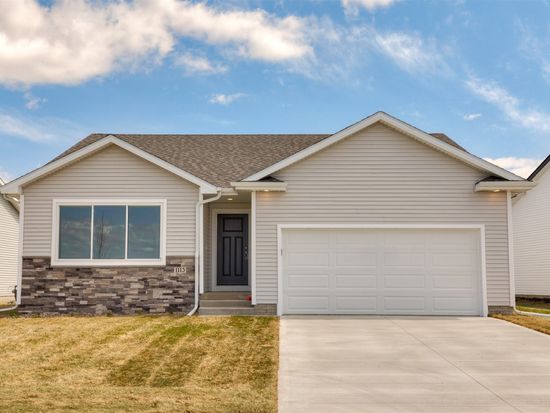 1113 Featherstone Ave NE, Bondurant, IA 50035