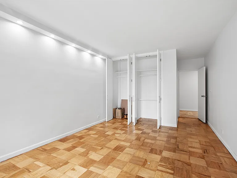 159 W 53rd St #19E — Photo 11