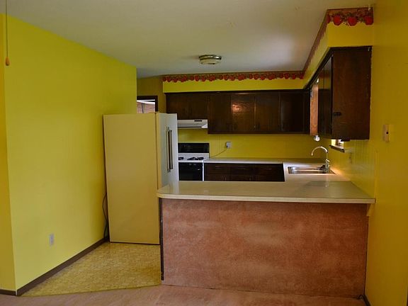 4th image of 364 Hillandale Dr NE
