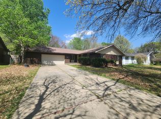 3215 W Whiteside St, Springfield, MO 65807