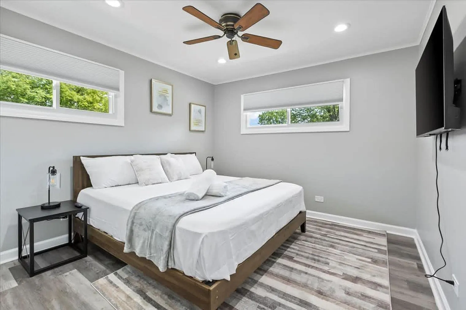 3 bed, 1.0 bath, 1194 sqft, $9,697 — Photo 2