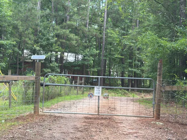 123 Hosannah Rd, Locust Grove, GA 30248