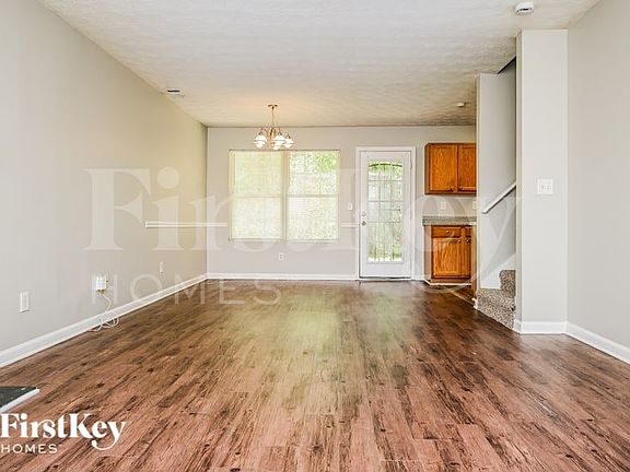 3rd image of 1740 New Orleans Way