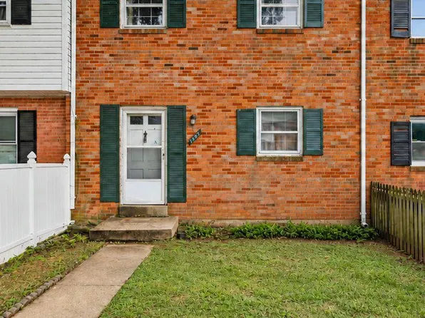 14447 Village Dr, Woodbridge, VA 22191