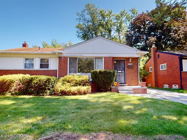 12826 W Parkway St, Detroit, MI 48223