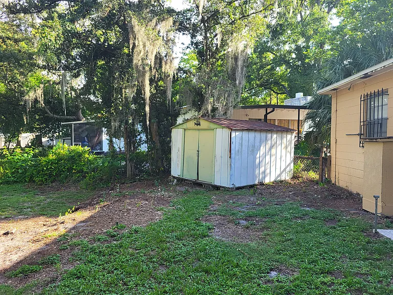 10815 N Edison Ave — Photo 5
