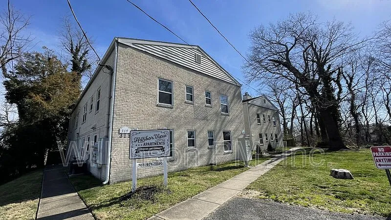 313 2nd Ave #203