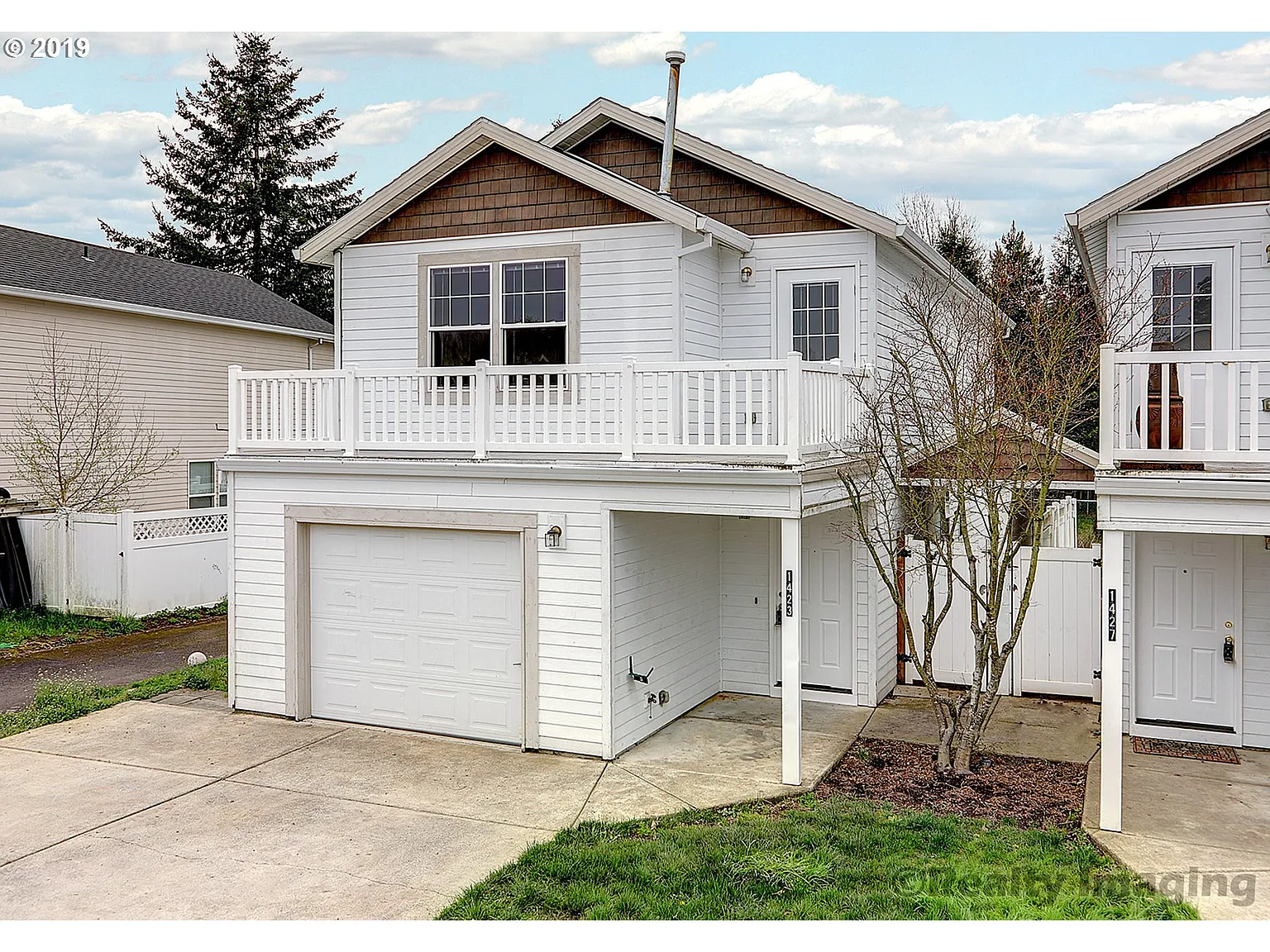 1423 NE Herrold Ct photo 1
