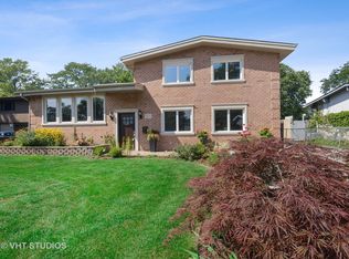 2934 Fairway Ct, Glenview, IL